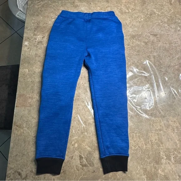 Abercrombie kids boys blue jogger sweatpants 
Like new condition 
Size 11/12 - Picture 5 of 6